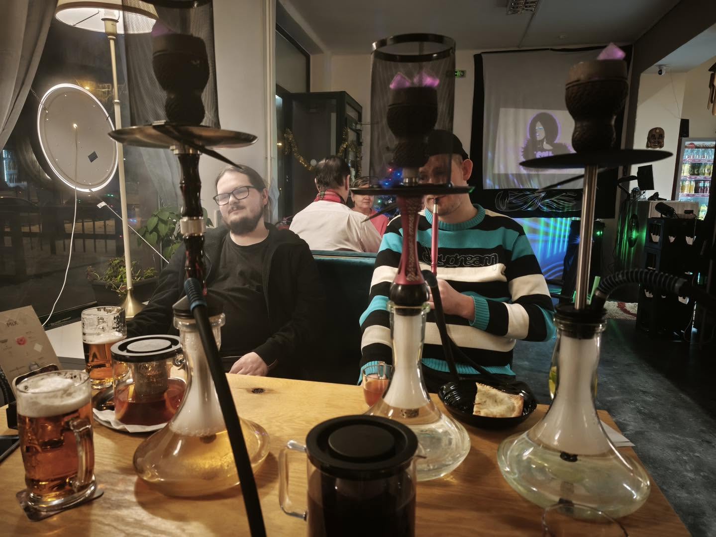Hosté a atmosféra v podniku
